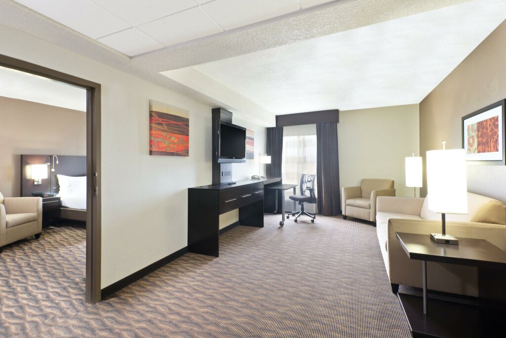 Suite Holiday Inn Express Hotel & Suites Colby, an IHG Hotel