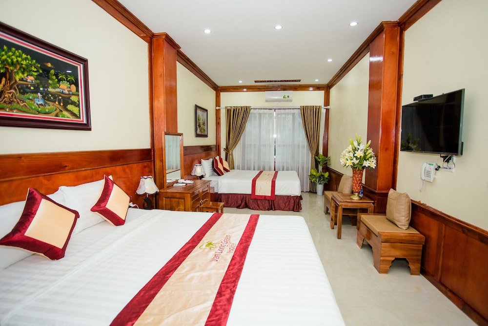 Standard room Van Long Resort