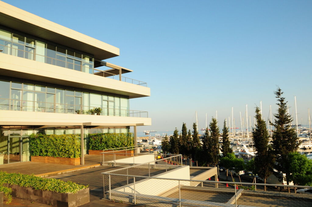 Marina park hotel. Atakoy Marina Park. Atakoy Marina Istanbul. Marina Park Hotel Иран. Park Residence Istanbul.