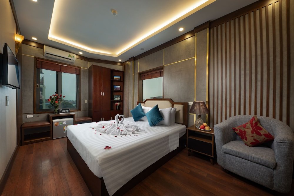 1 Bedroom Deluxe Double room with city view Hanoi Airport Hotel - Convenient & Friendly