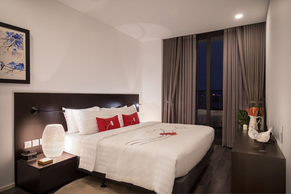 1 Bedroom Deluxe Apartment with balcony Somerset West Point Hanoi