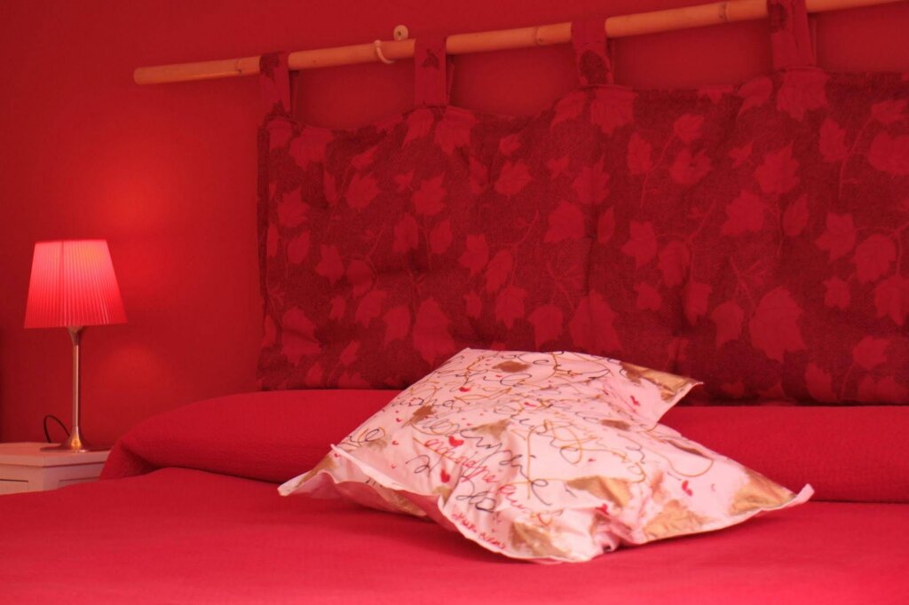 Кровать в общем номере Amelie