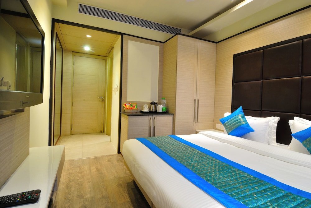 Deluxe Zimmer Hotel Royal Grand - Opposite Axis Bank East Patel Nagar