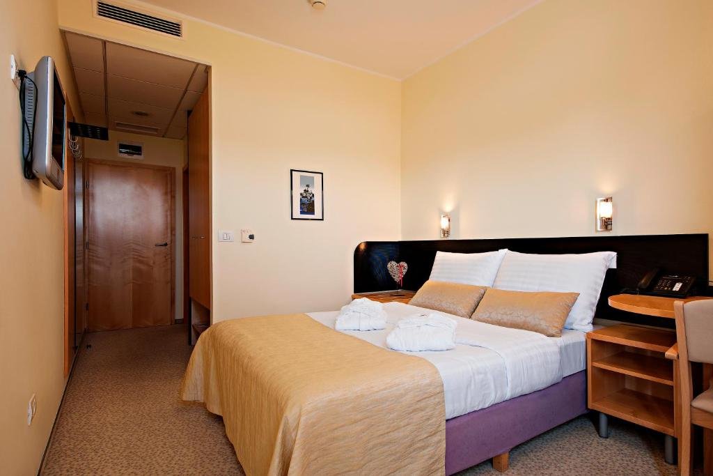 Habitación doble Económica Radin - Sava Hotels & Resorts