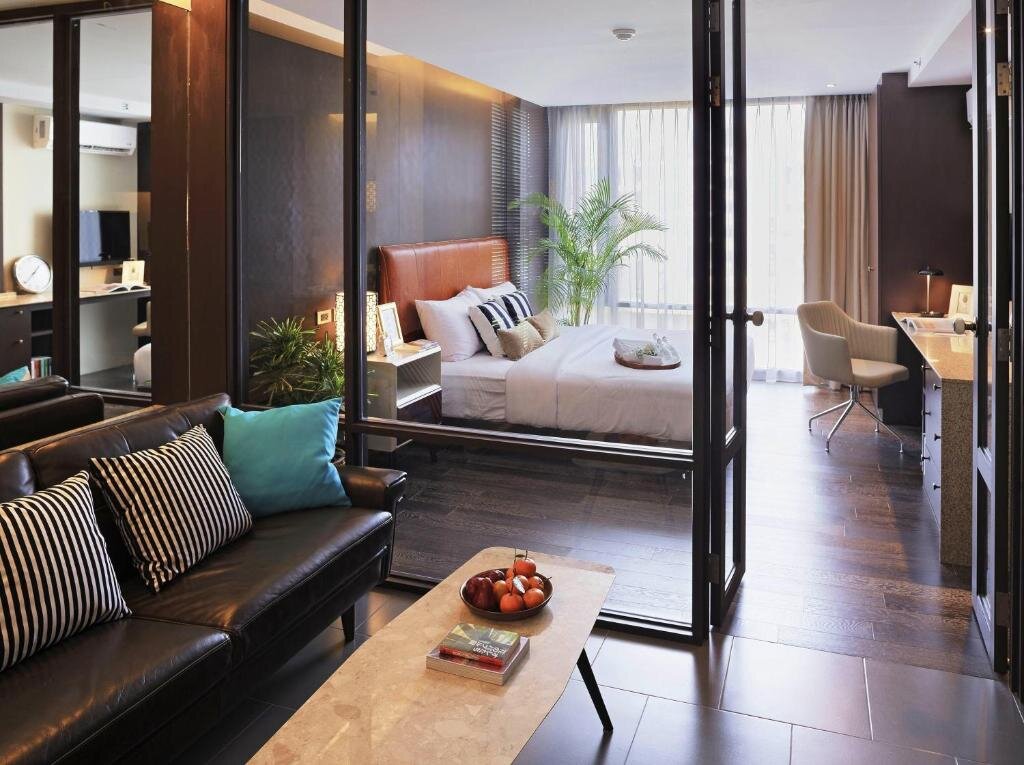 Номер Luxury Balcony Courtyard Hotel & Serviced Apartment