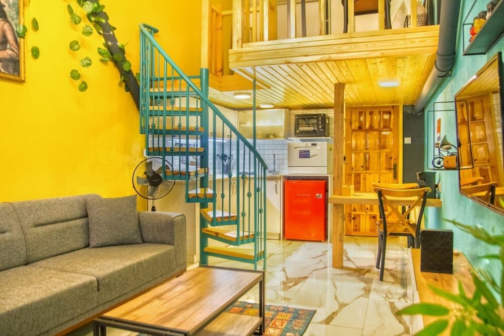 Апартаменты Central and Colorful Studio Flat in Alsancak