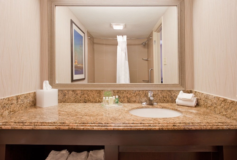 Standard Vierer Zimmer mit Balkon Holiday Inn Resort Galveston - On The Beach, an IHG Hotel