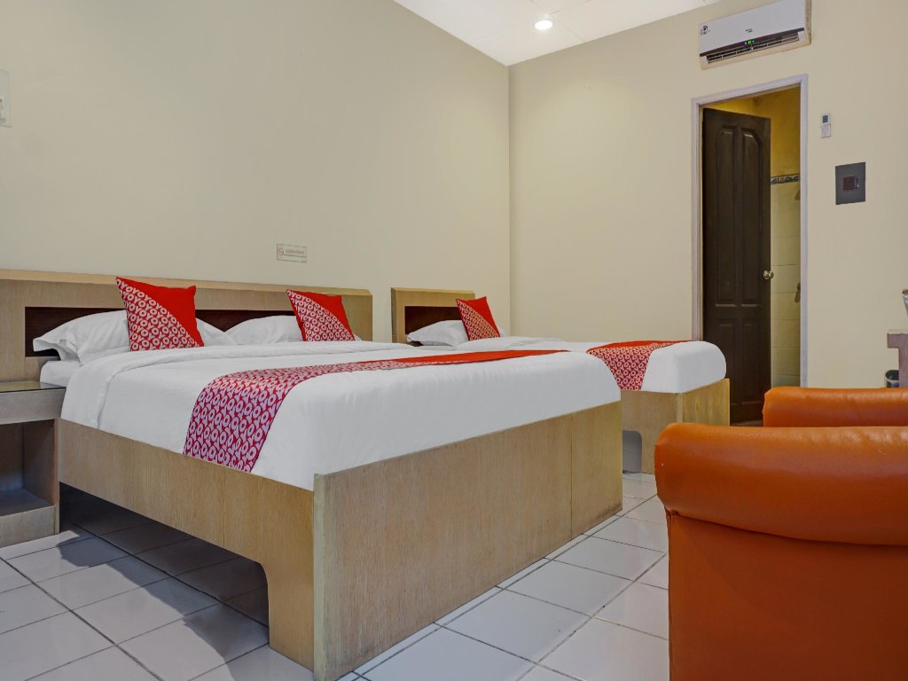 Четырёхместный семейный люкс OYO 924 Hotel Bali
