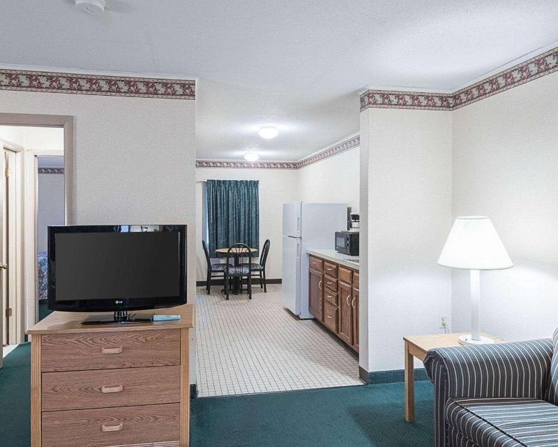 Suite Rodeway Inn & Suites