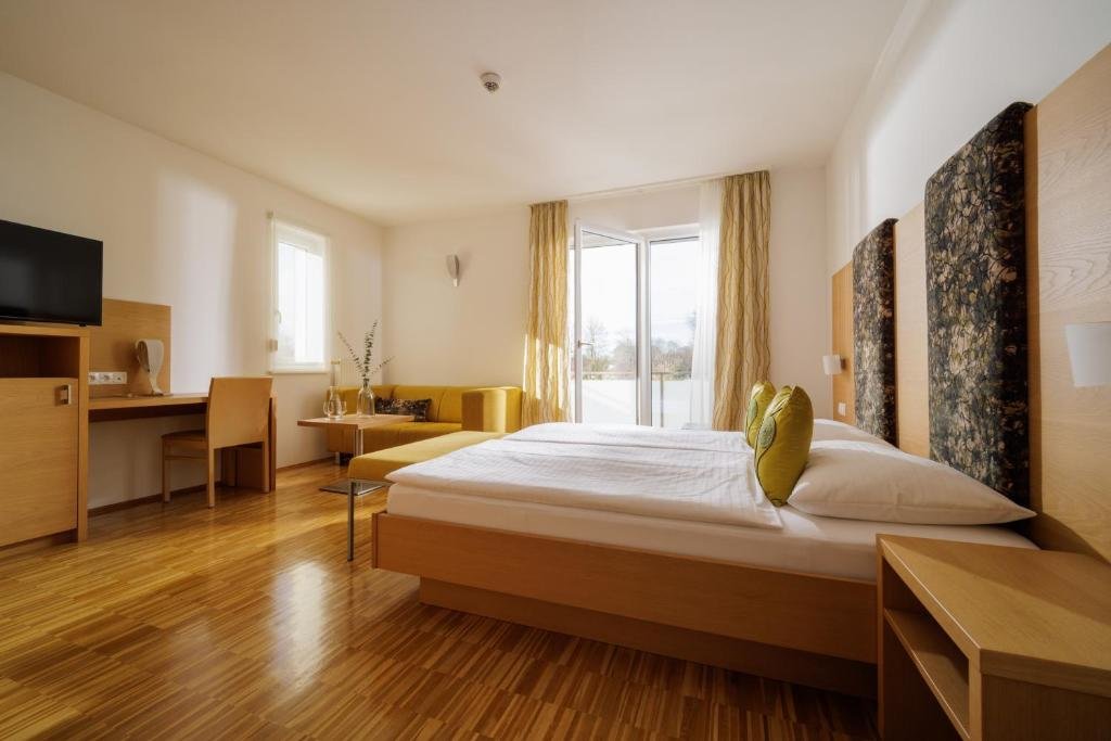 Двухместный номер Comfort с балконом Hotel Garni Toscanina