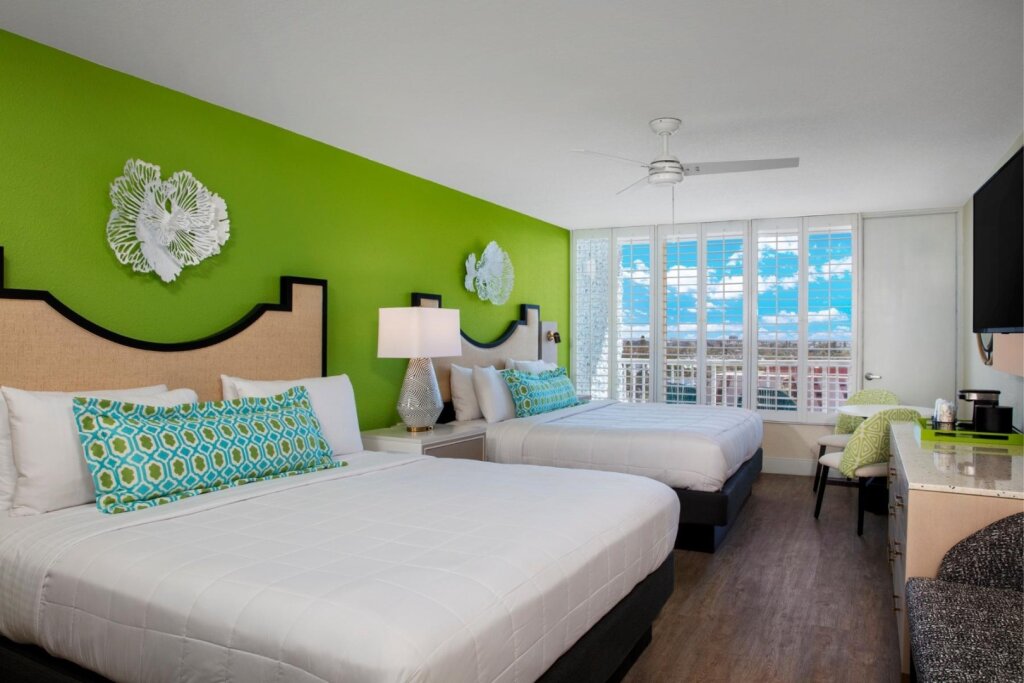 Standard Double room with partial ocean view Grand Plaza Hotel St. Pete Beach