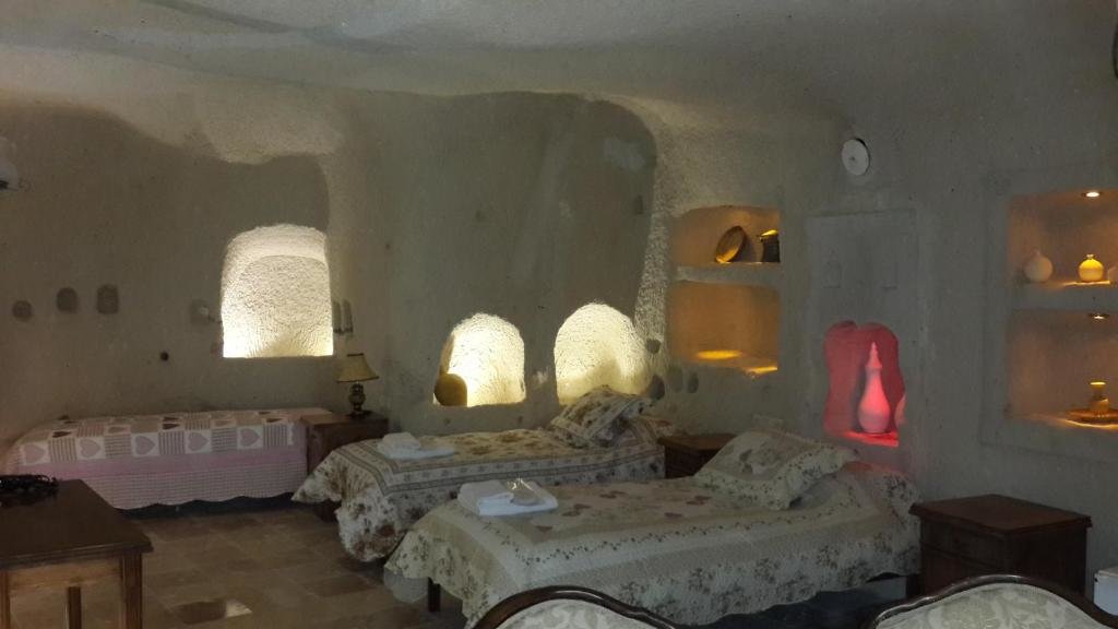 Четырёхместный номер Standard Arif Cave Hotel