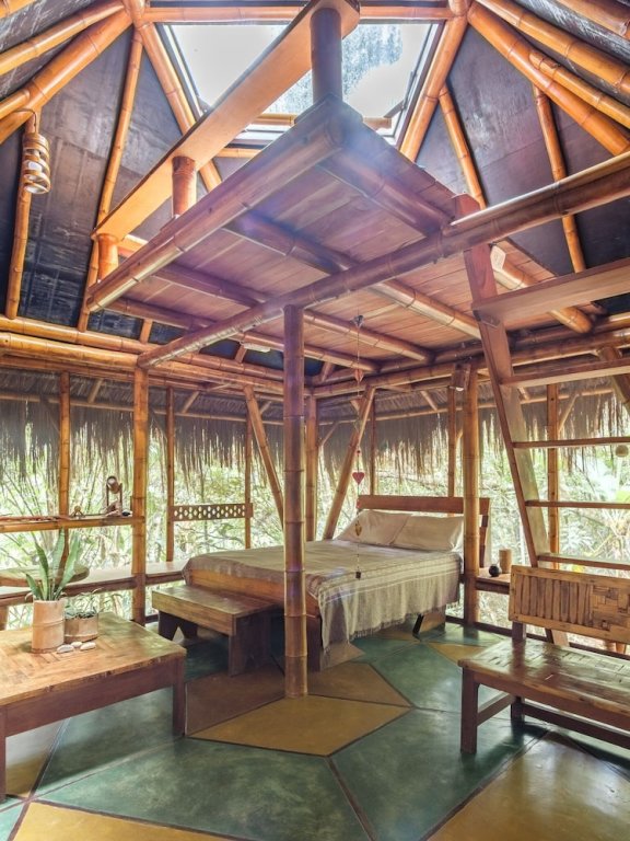 Bungalow Universo Pol Bamboo Hostel