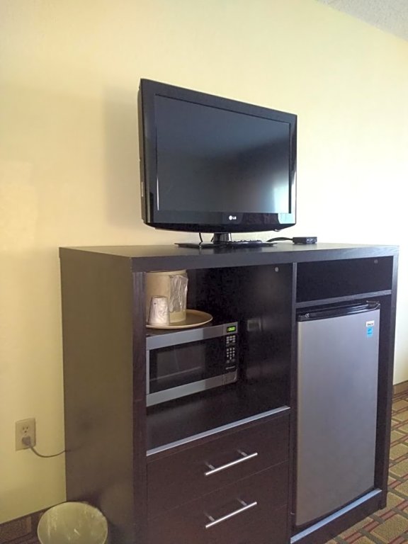 Номер Deluxe Ramada by Wyndham Asheville Southeast