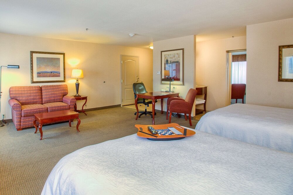 Четырёхместный люкс Hampton Inn & Suites Mountain Home