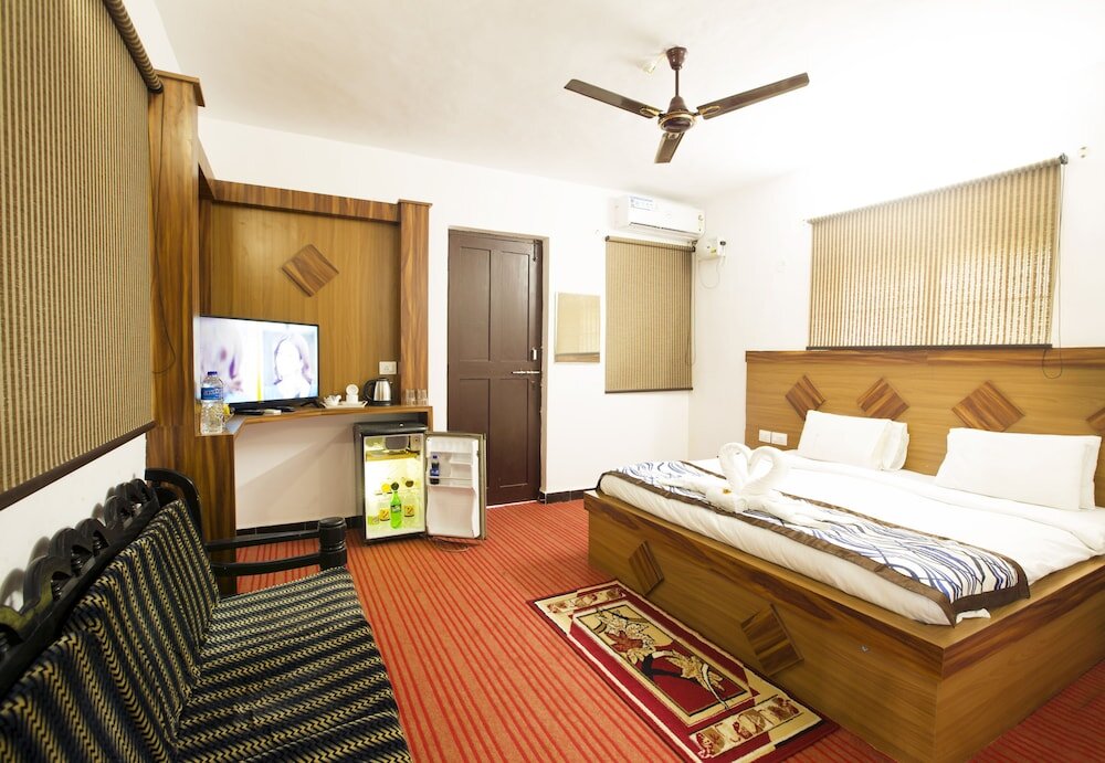 Deluxe room Acorn Beach Resort & Spa Goa