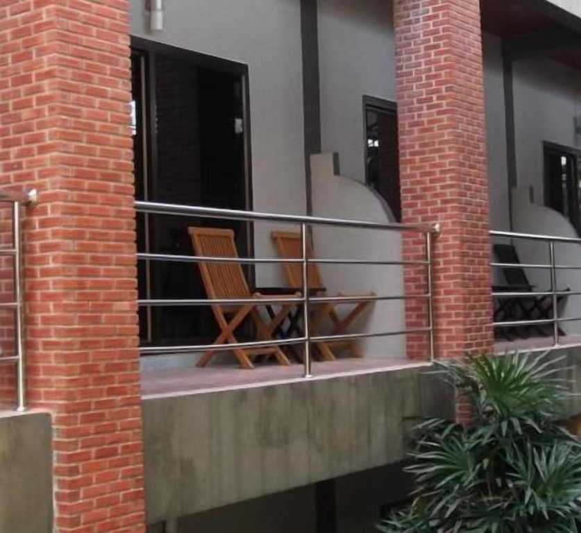 Habitación Estándar con balcón Anong Guesthouse