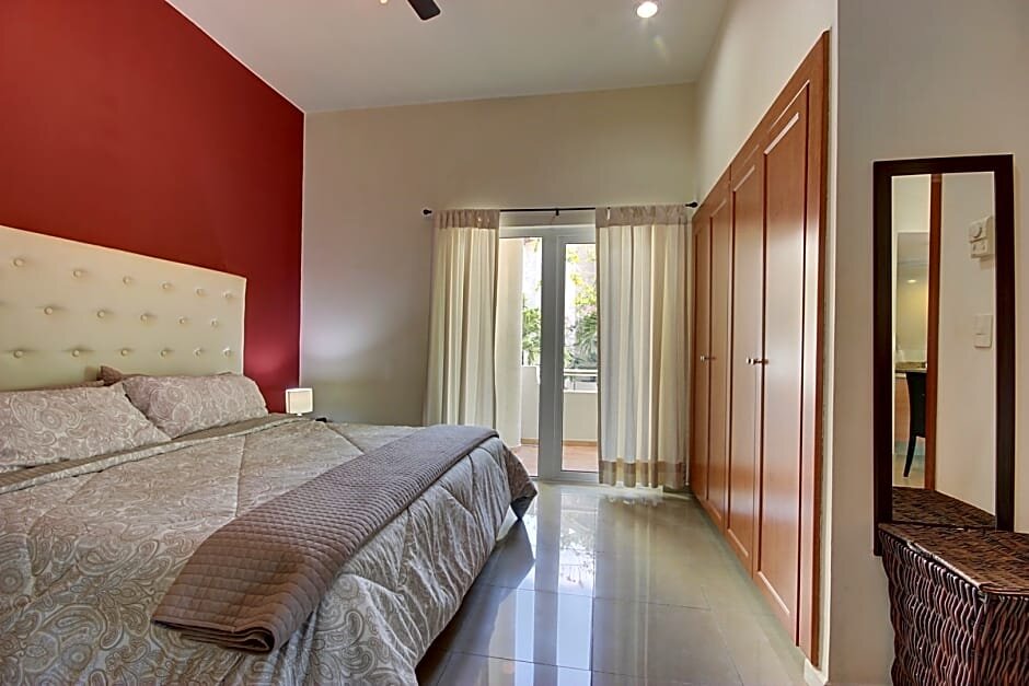 Номер Standard c 1 комнатой с видом на улицу Riviera Maya Suites