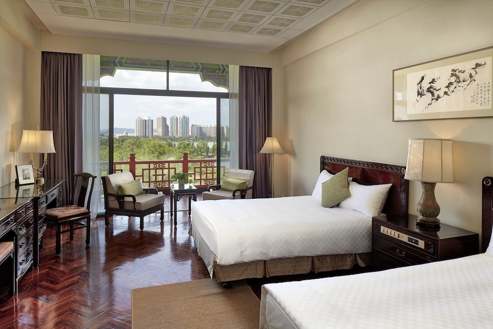 Standard room with balcony and with lake view The Grand Hotel Kaohsiung