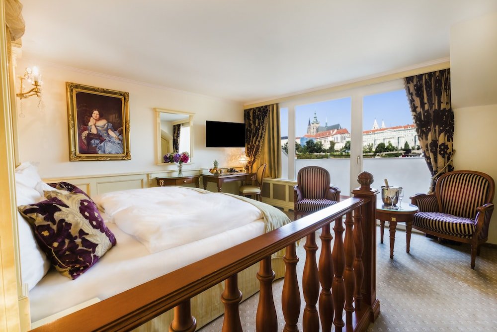 Ambassador Suite mit Balkon Luxury Family Hotel Royal Palace