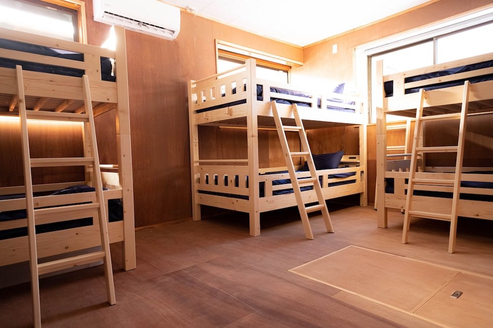 Кровать в общем номере Little Japan Echigo