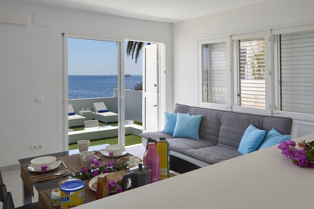 1 Bedroom Apartment beachfront Enkala Apartamentos