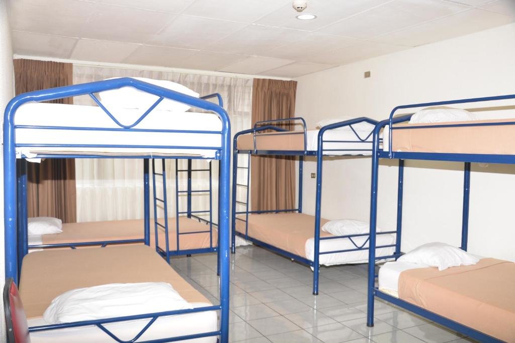 Кровать в общем номере hostel inn