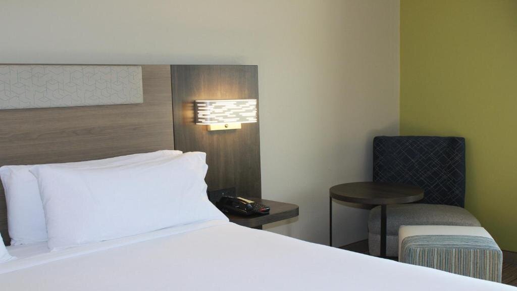 Другое Holiday Inn Express Hotel & Suites Hope Mills-Fayetteville Airport, an IHG Hotel