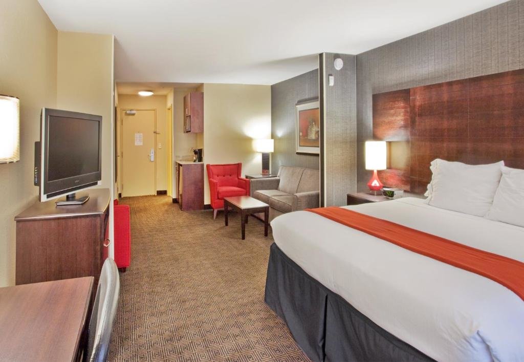 Люкс Holiday Inn Express Hotel & Suites Atlanta-Cumming, an IHG Hotel