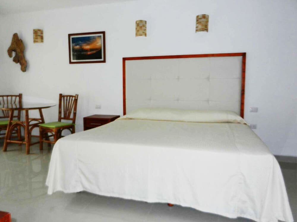 Standard Double room with balcony and with partial ocean view Hotel Istirinchá