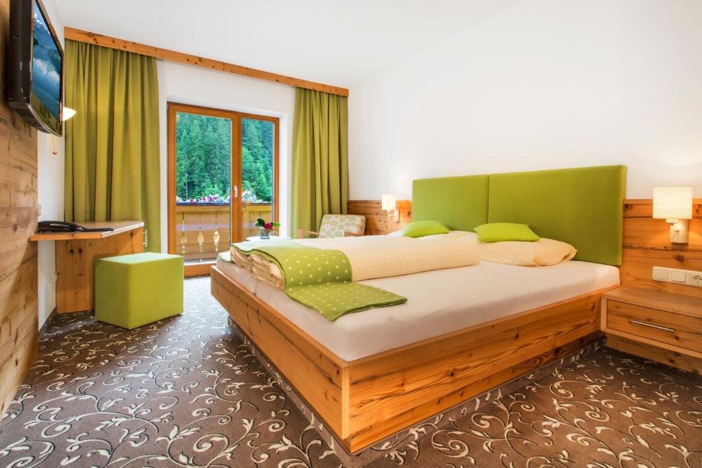 Standard Double room with mountain view Hotel Oberwirt