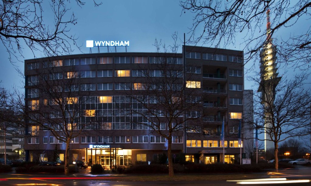 Двухместный номер Standard Wyndham Hannover Atrium
