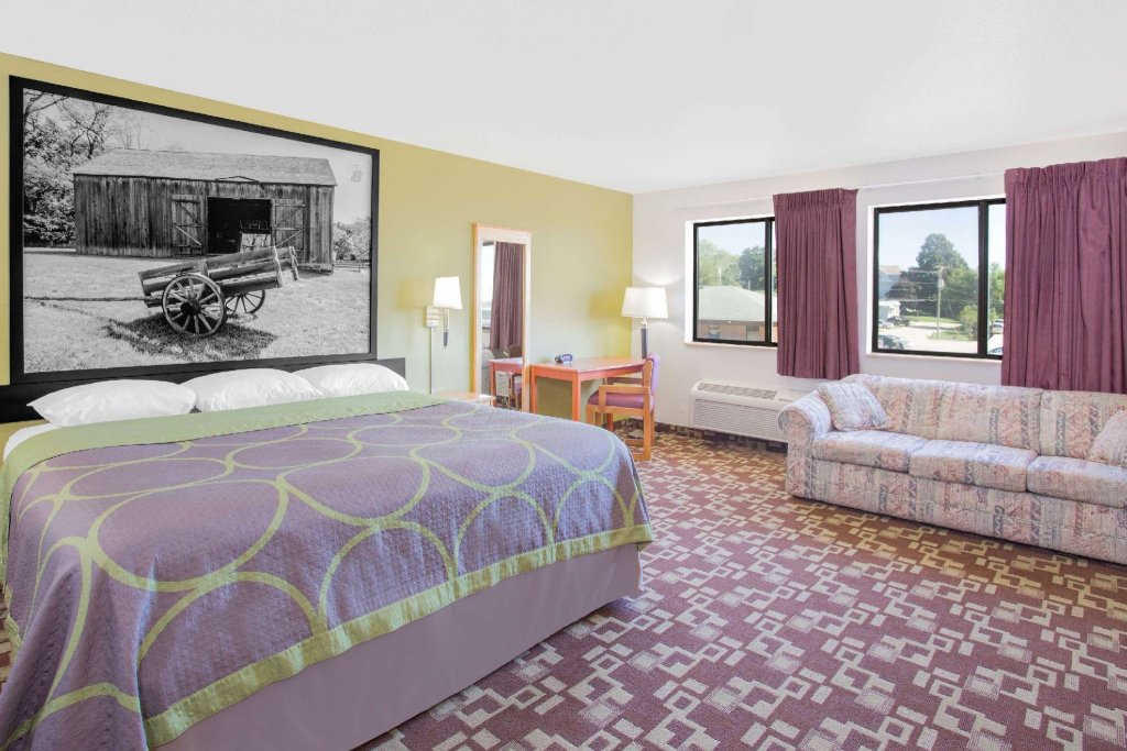 Suite Super 8 by Wyndham Independence