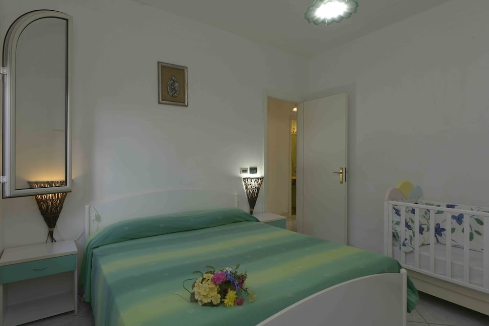 Appartamento 2 camere con vista sul giardino Residence Villa Grotta Monaca