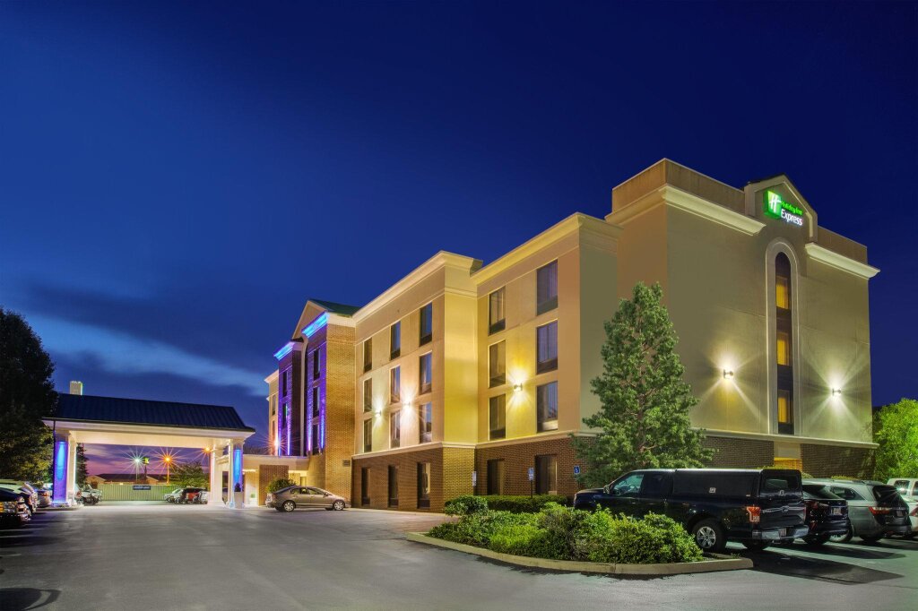 Двухместный номер Standard Holiday Inn Express Hotel & Suites Fort Wayne, an IHG Hotel