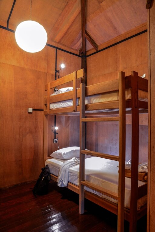 Cama en dormitorio compartido (dormitorio compartido masculino) Hardwood Lodge