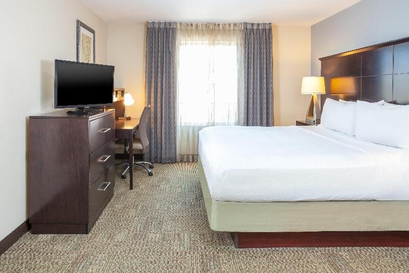 Двухместный люкс Staybridge Suites Denver - Central Park, an IHG Hotel
