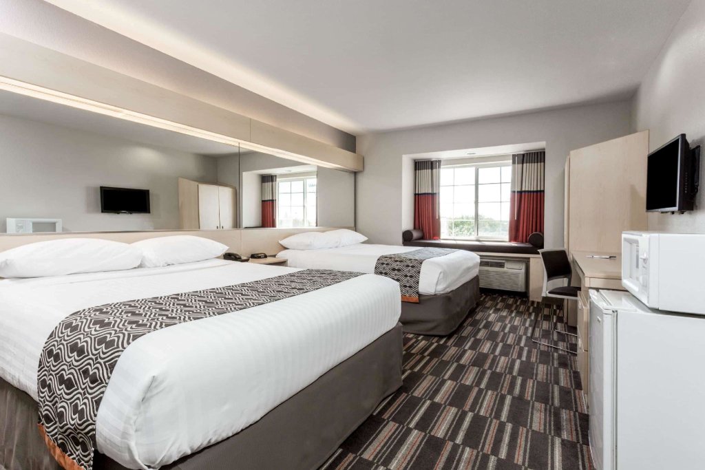 Habitación cuádruple Estándar Microtel Inn & Suites by Wyndham Modesto Ceres