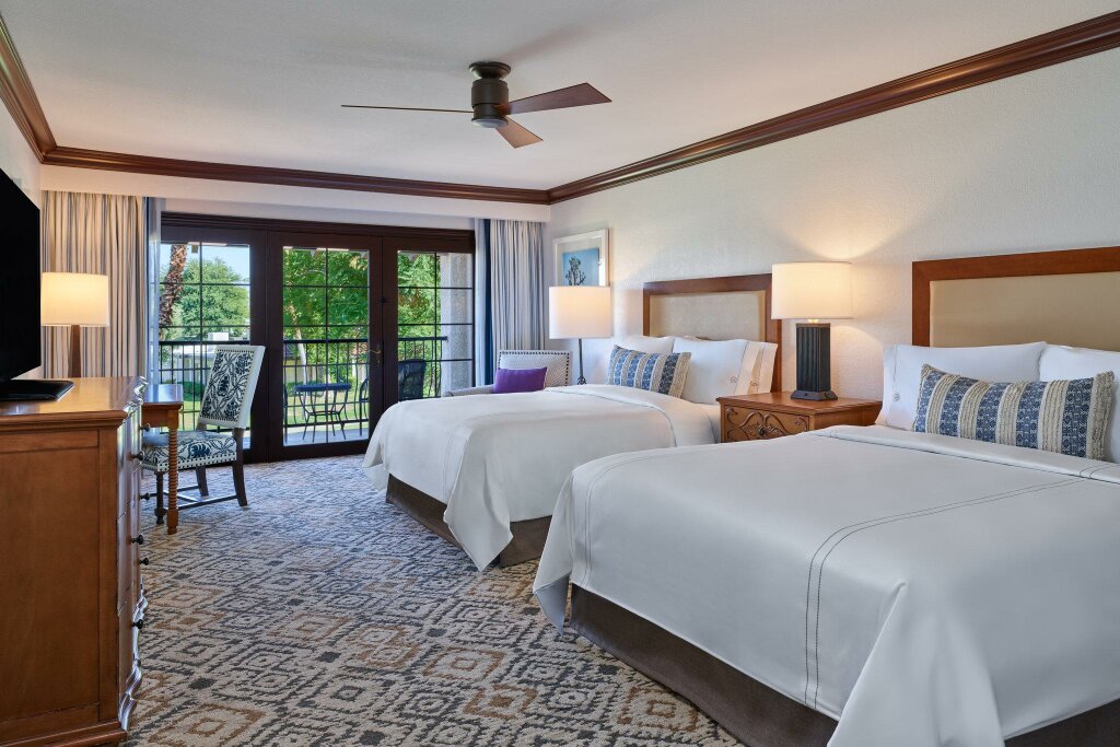 Standard Quadruple room with lake view Omni Rancho Las Palmas Resort & Spa
