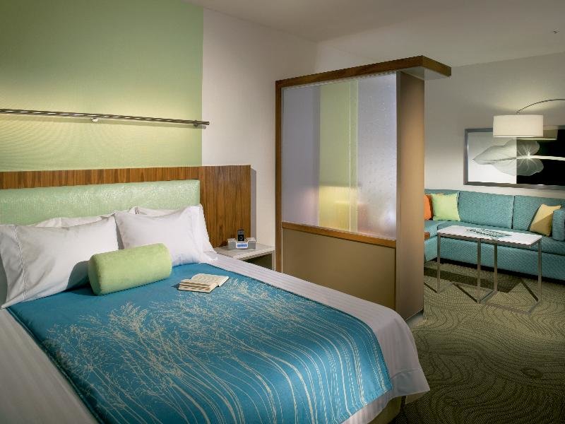 Standard Zimmer SpringHill Suites Orlando at FLAMINGO CROSSINGS® Town Center/Western Entrance