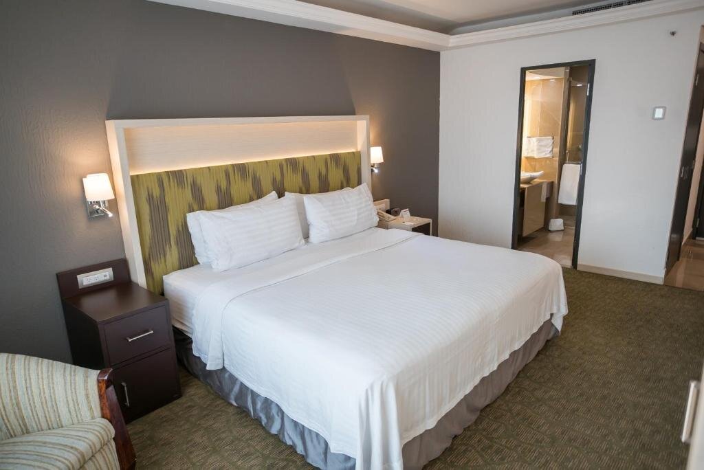 Deluxe Double room Holiday Inn Queretaro Zona Diamante, an IHG Hotel