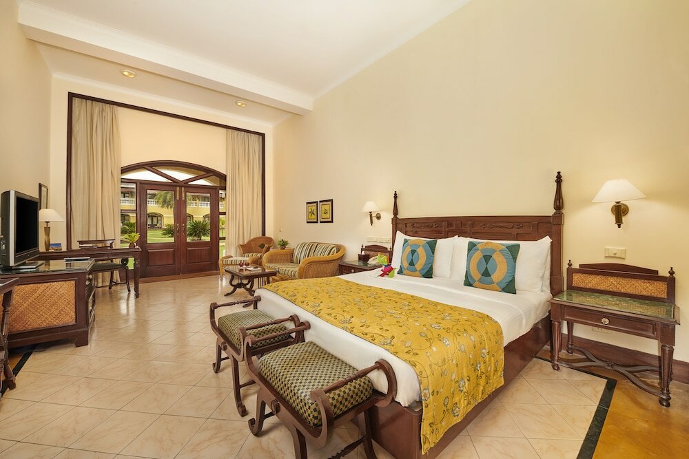 Suite with balcony and with view The LaLiT Golf & Spa Resort Goa