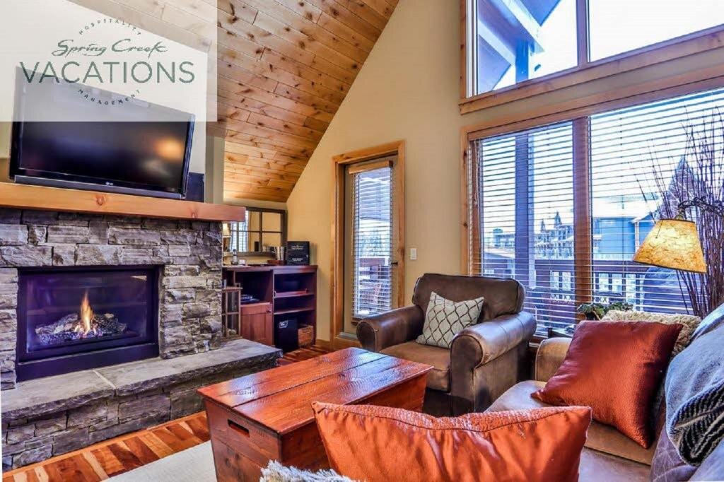 Люкс Rundle Cliffs Lodge by Spring Creek Vacations