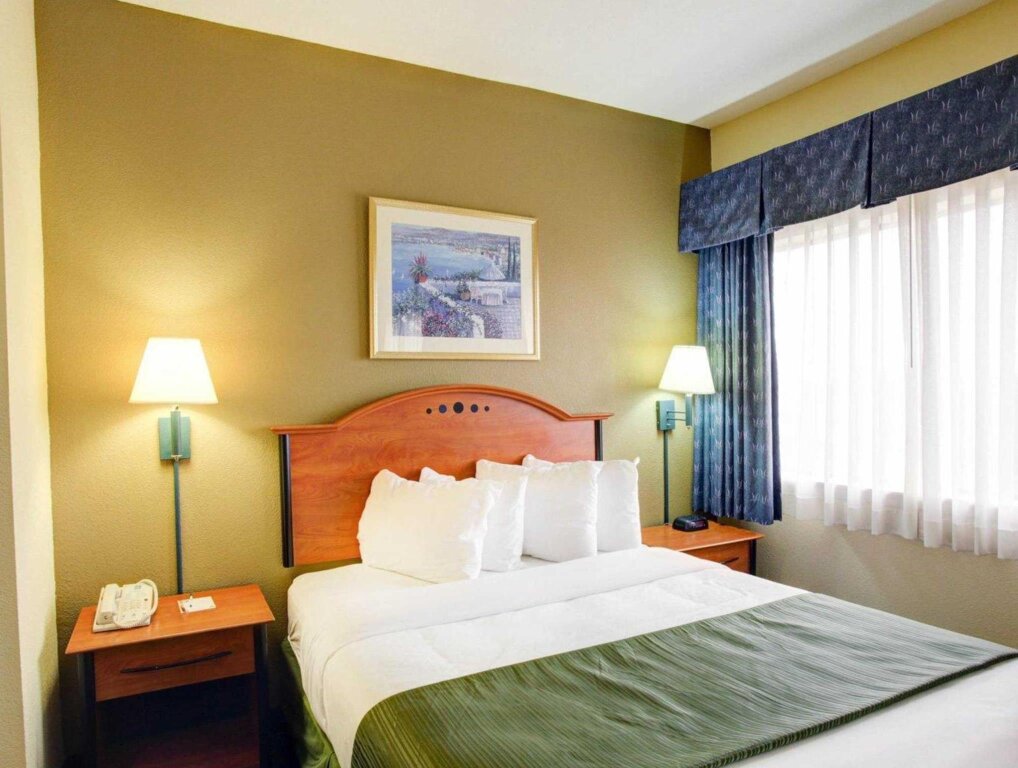 Standard Zimmer Quality Inn & Suites