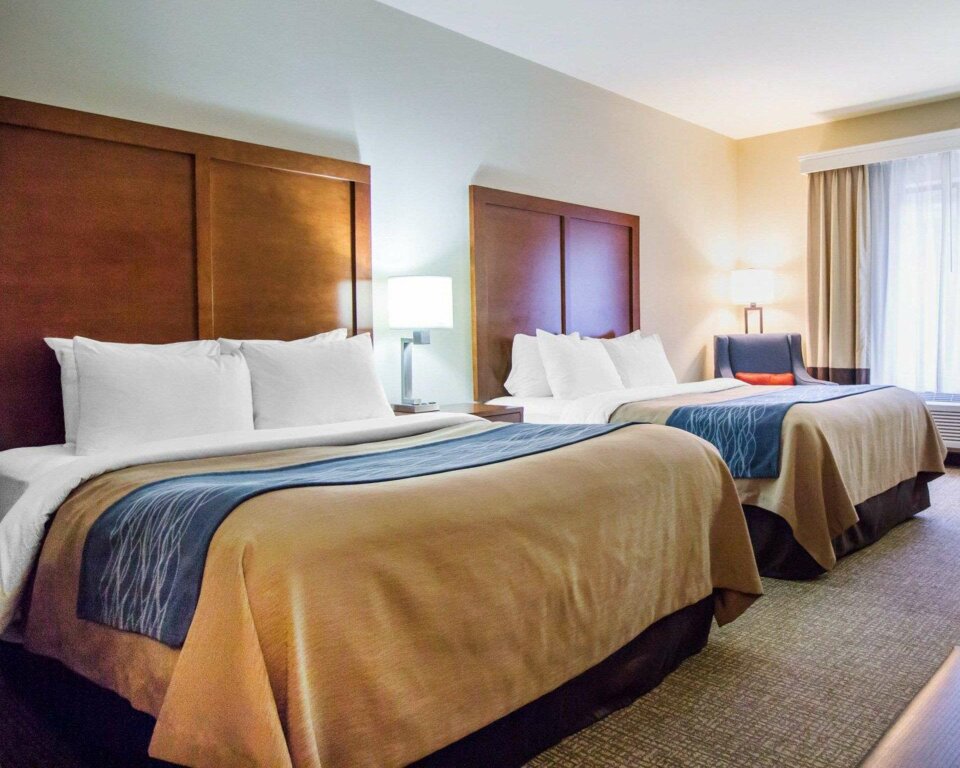 Standard Quadruple room Comfort Inn & Suites Hotel in the Black Hills