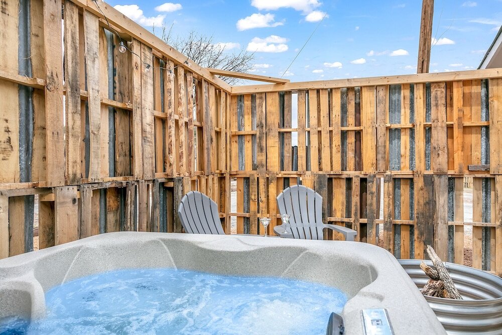 Cottage Coco Casita Hot Tub 4 miles to Downtown Fred