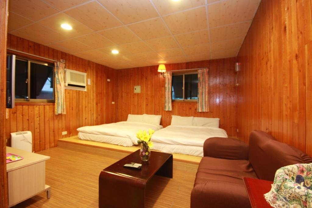 Standard Quadruple room Meihua Lake Leisure Farm