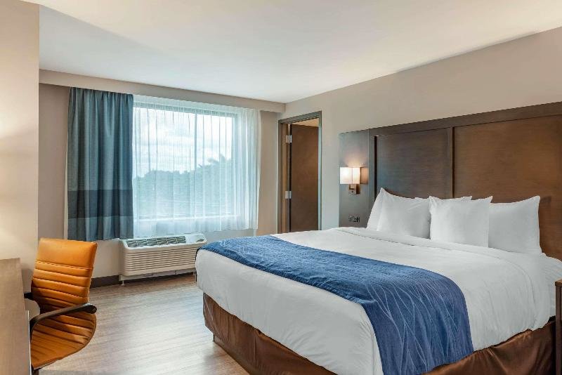 Standard room Comfort Inn & Suites Miami International Airport