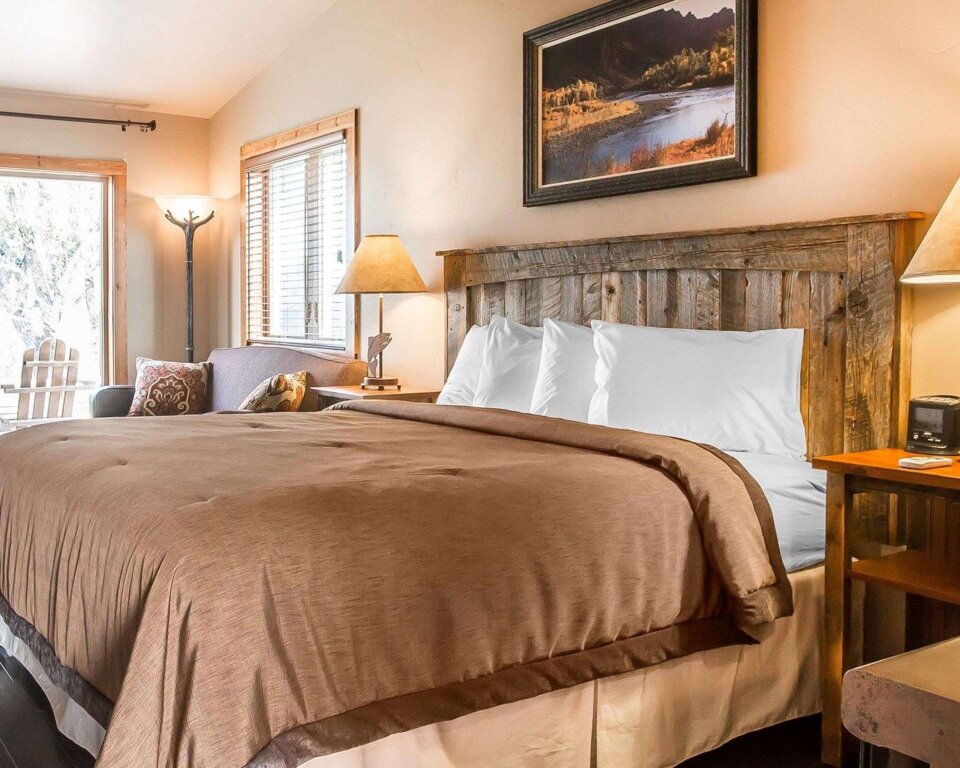 Двухместный люкс Yellowstone Valley Lodge, Ascend Hotel Collection