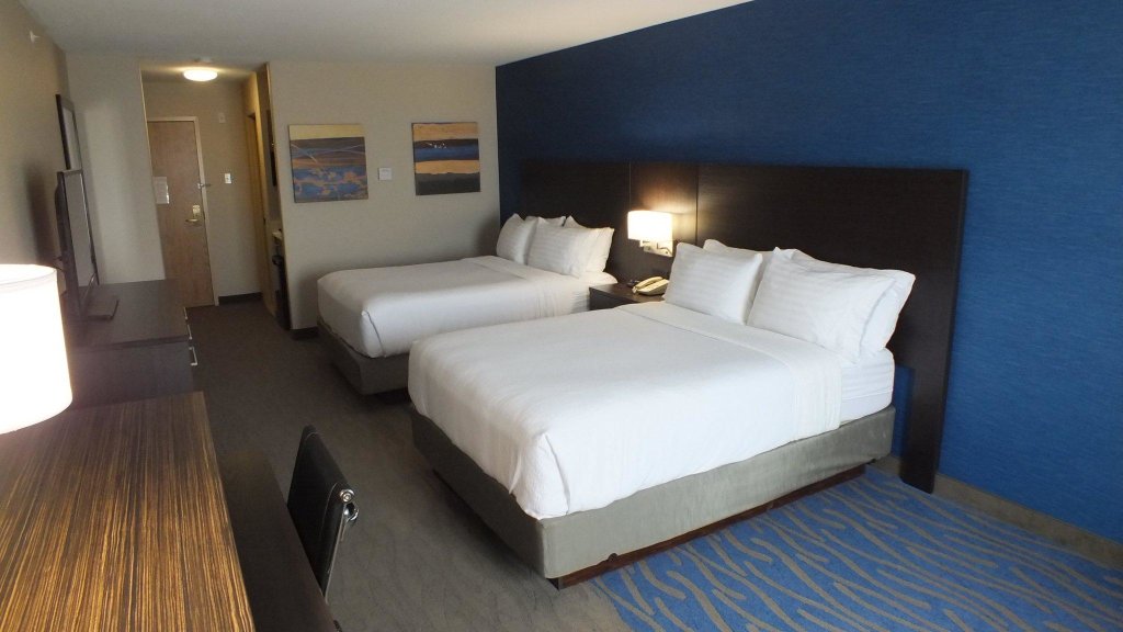 Двухместный номер Standard Holiday Inn Hotel & Suites Regina, an IHG Hotel